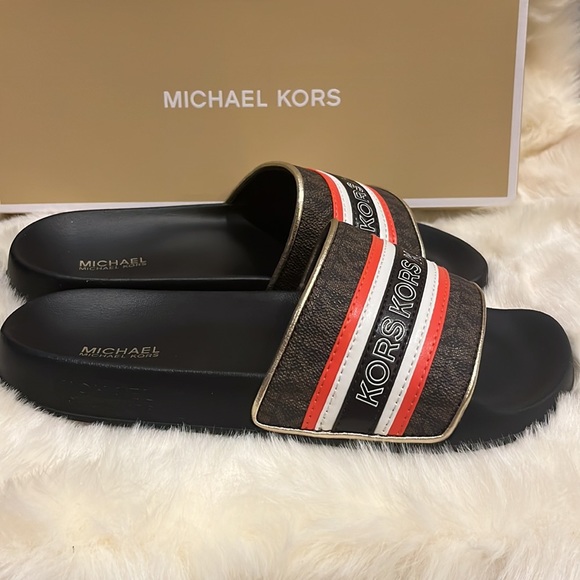 New Michael Kors Gilmore slide - Picture 3 of 8